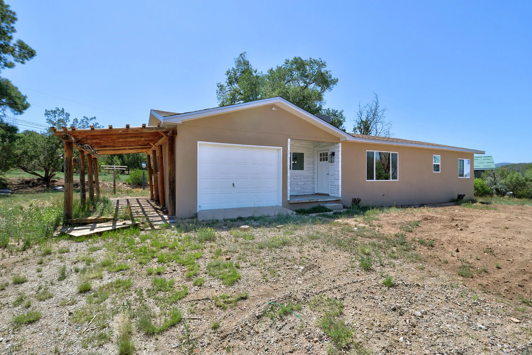 210 Rincon Loop Road, Tijeras