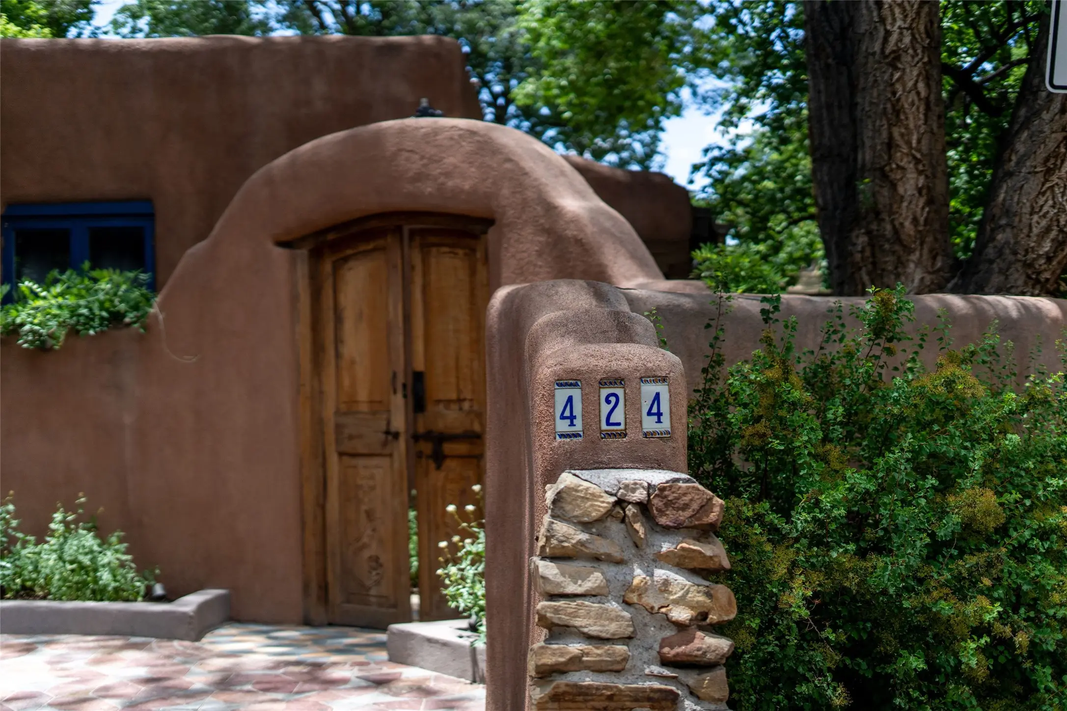 424 Arroyo Tenorio, Santa Fe