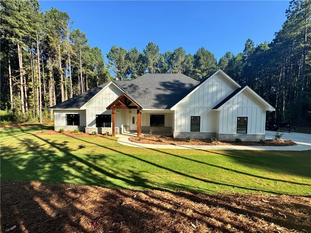 135 Lee Rd 334, Salem