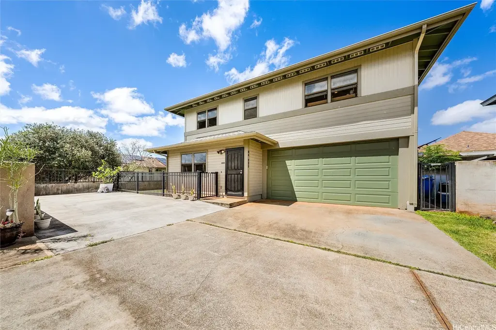 94-223 Kaiholena Place, Waipahu