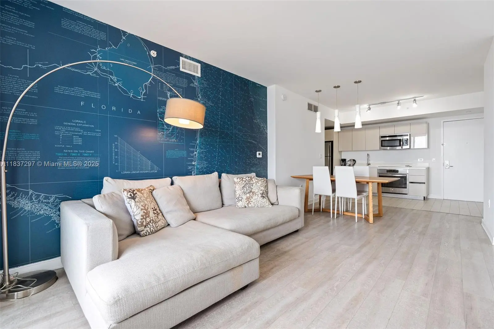 Photo of Listing #A11837297