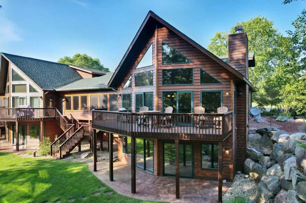 1458 Golf View Rd, Eagle River