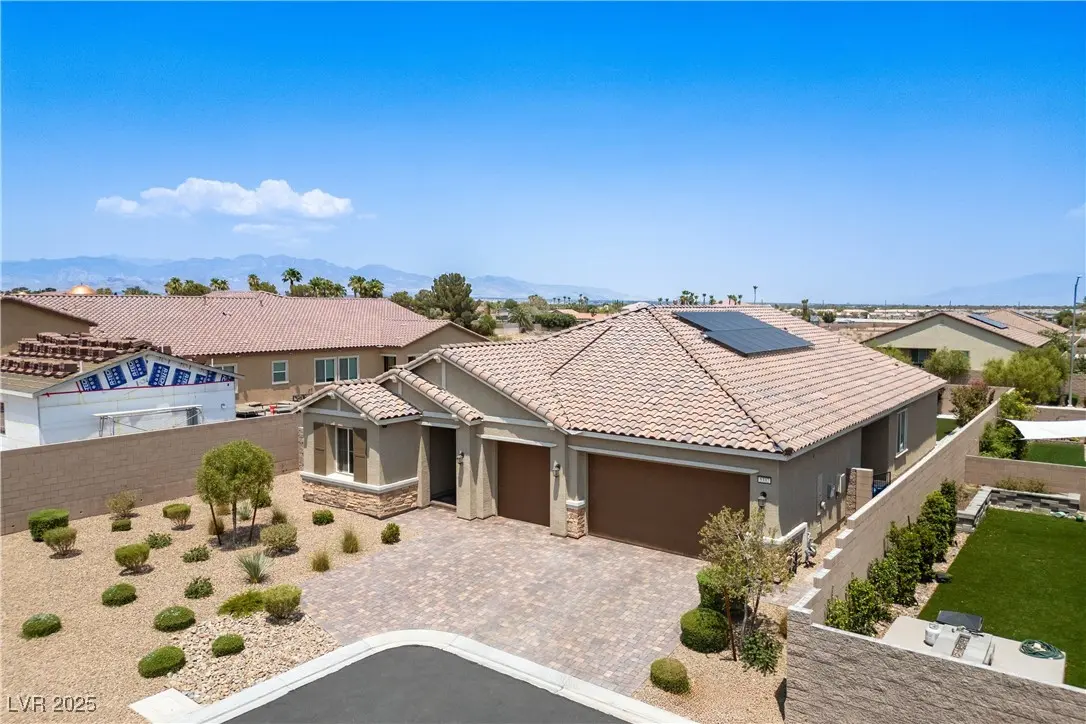 Photo of Listing #2702057