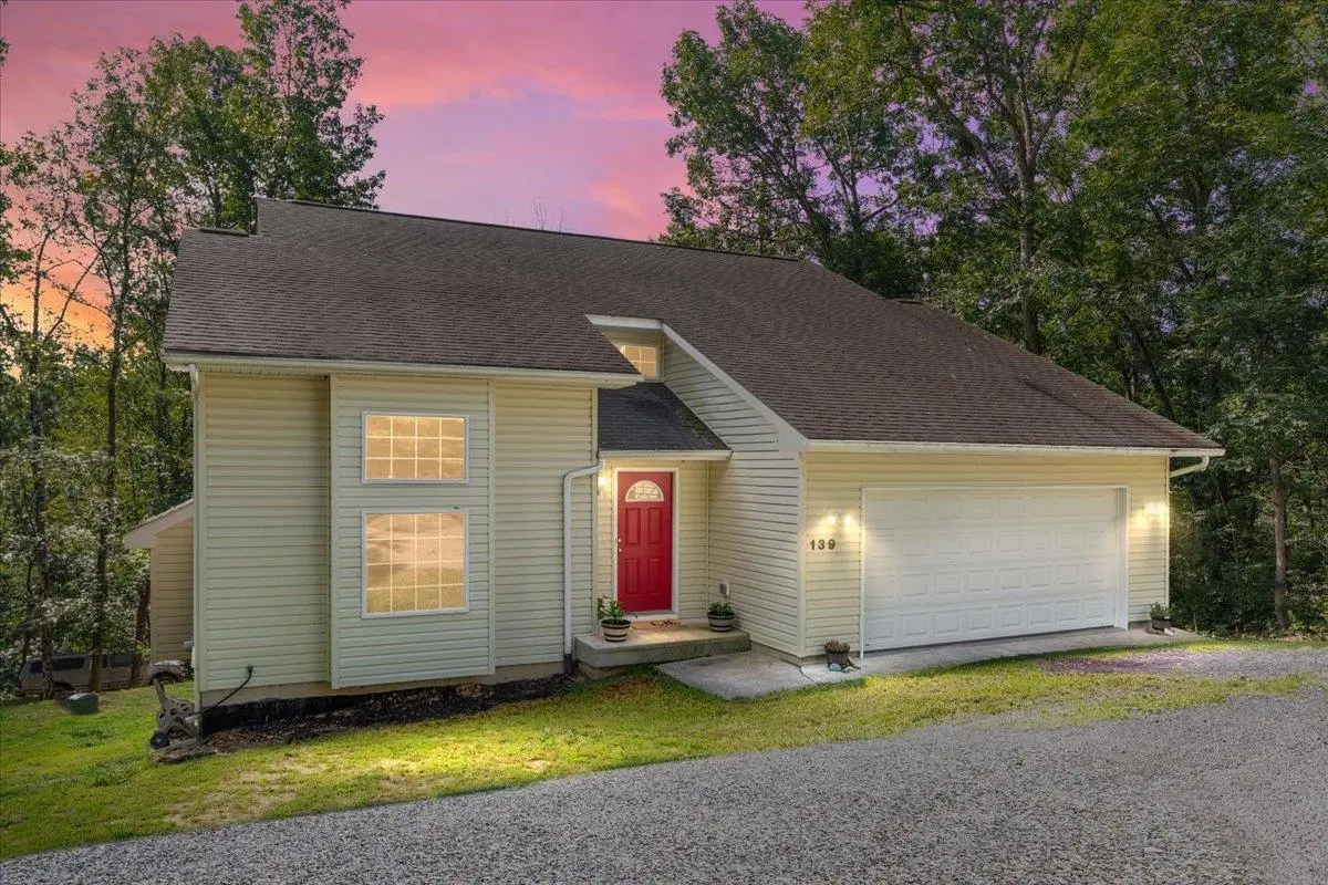 139 Maple Ave, Mt Jackson