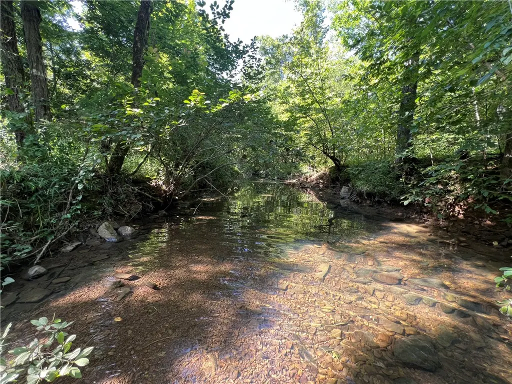 696 Old Highway 66, Leslie