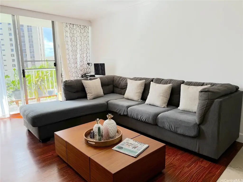 1128 Ala Napunani Street # 406, Honolulu