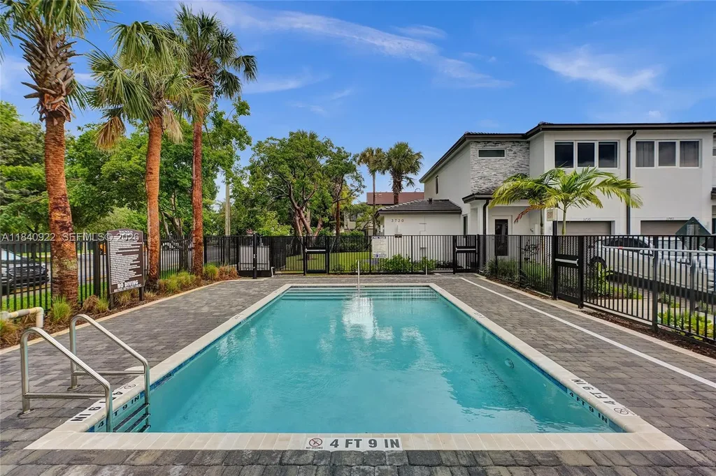 5000 Sw 37th St, Pembroke Park