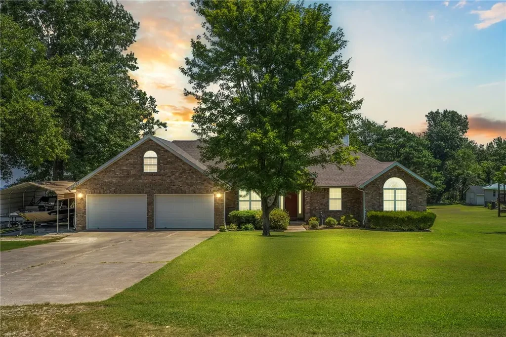 12161 Shore Drive, Lowell