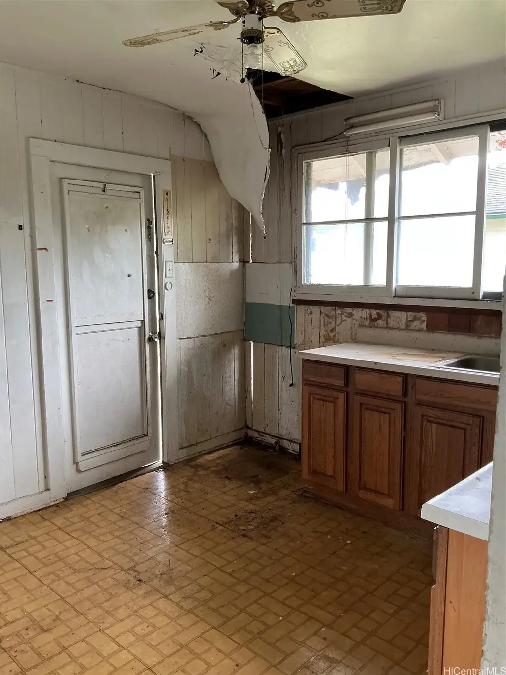 1915 California Avenue, Wahiawa
