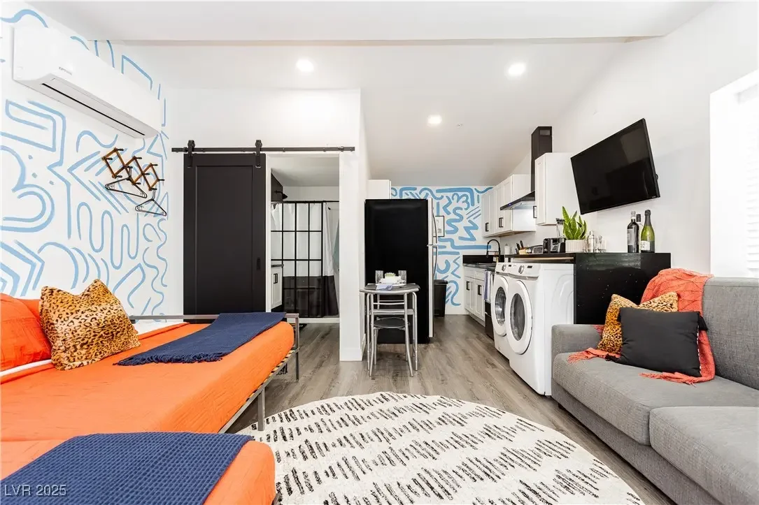 Photo of Listing #2702738