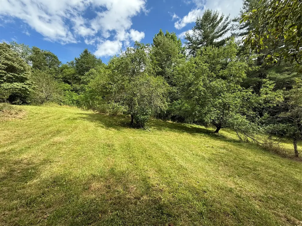48 Upsy Daisy Lane, Cullowhee
