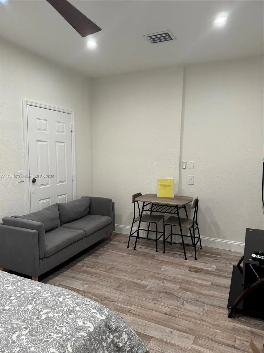 Photo of Listing #A11841873