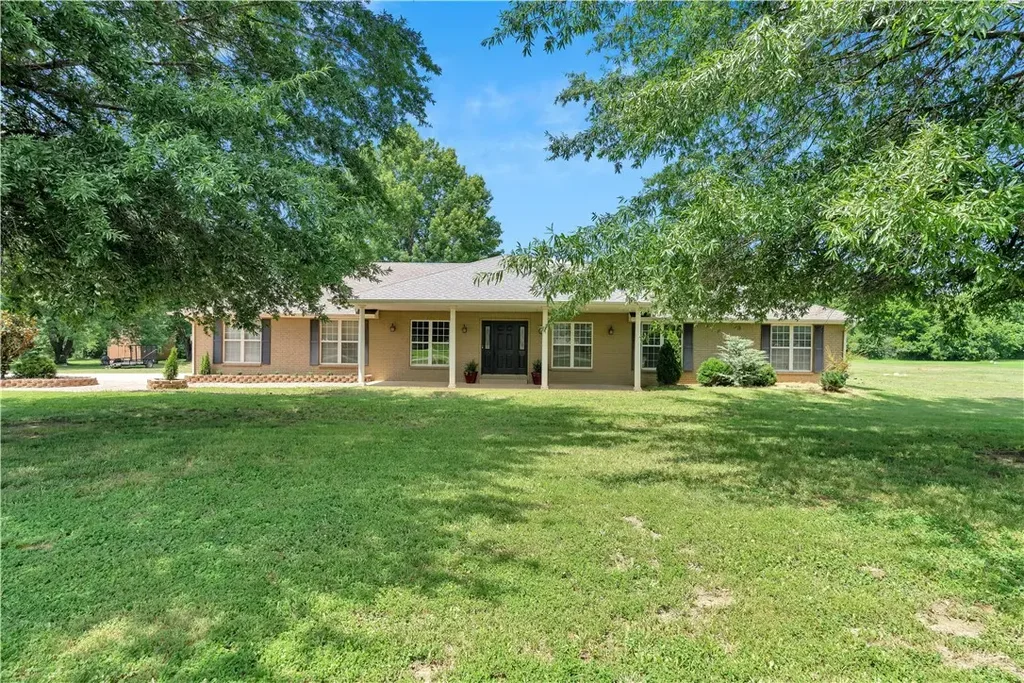 11300 Spring Mountain Drive, Farmington