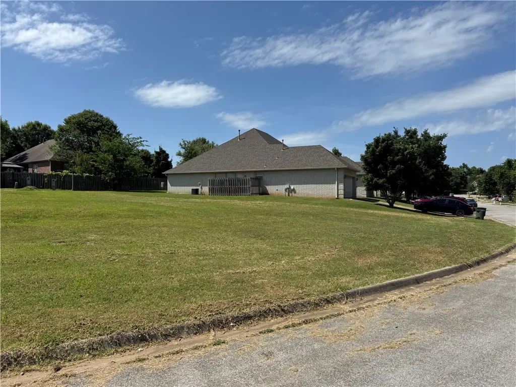 6229-6227 Milliken Bend, Fayetteville