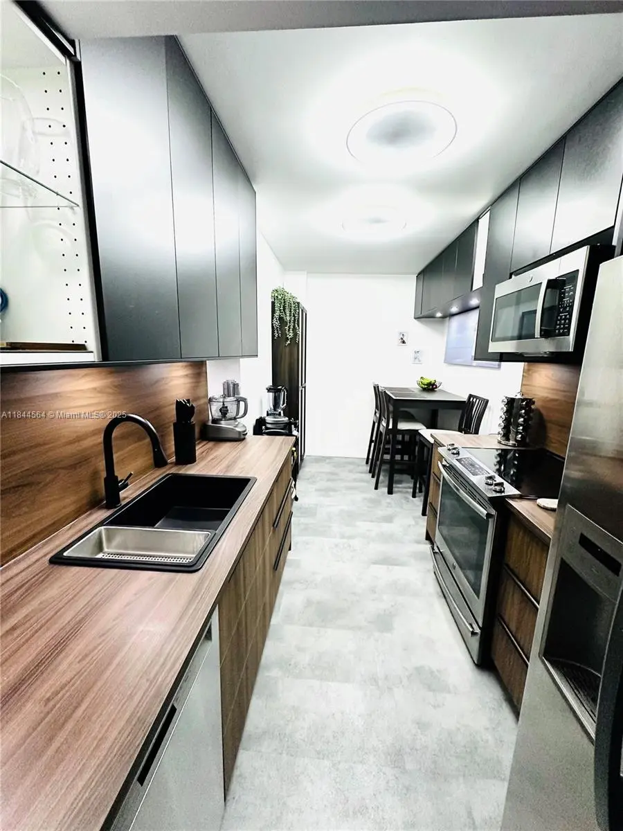 Photo of Listing #A11844564