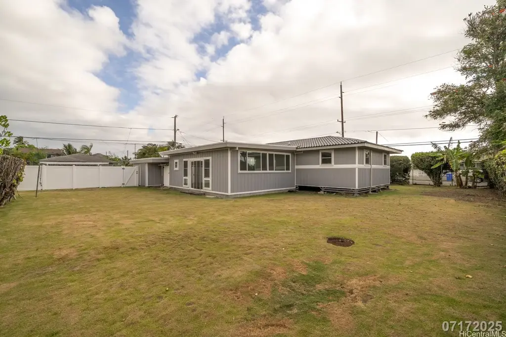 505 Kuaaina Way, Kailua