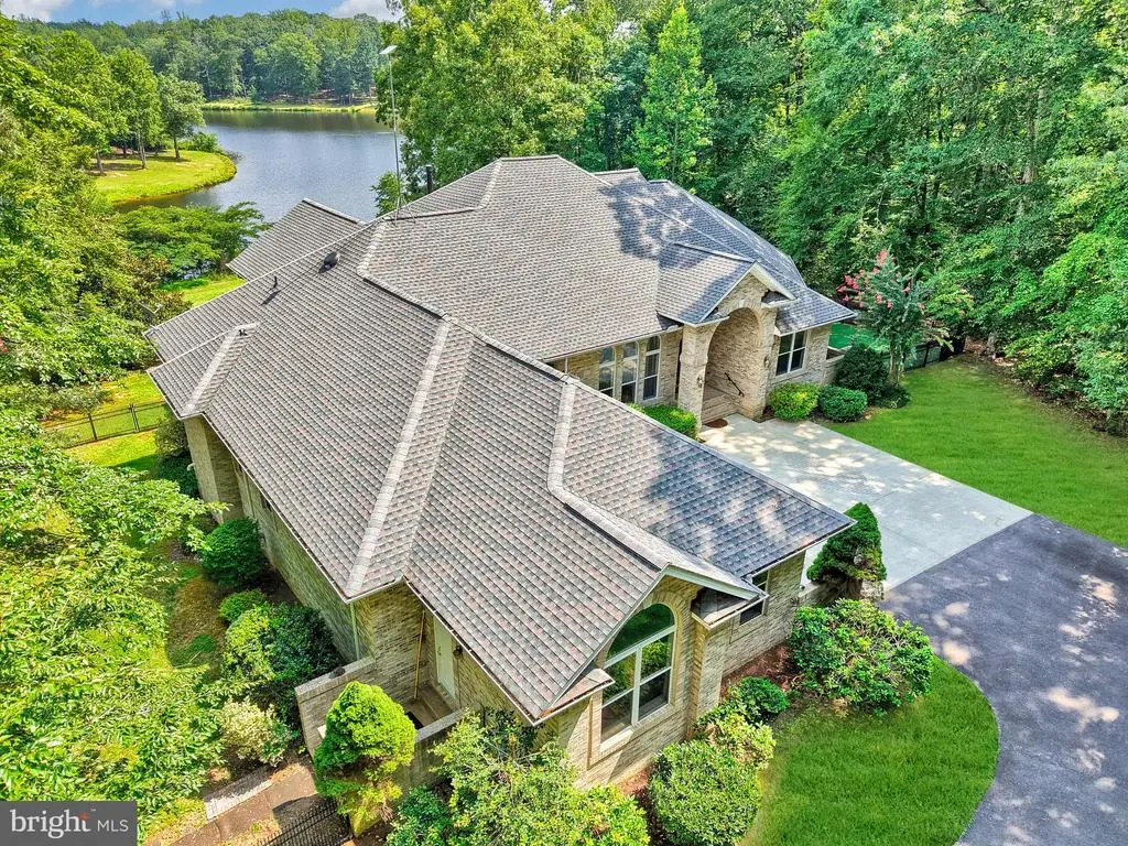 12587 Lake Coventry Dr, Bealeton