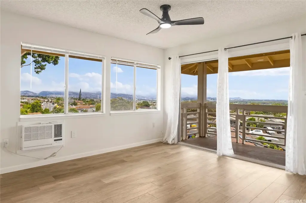 94-512 Kupuohi Street # 10-203, Waipahu