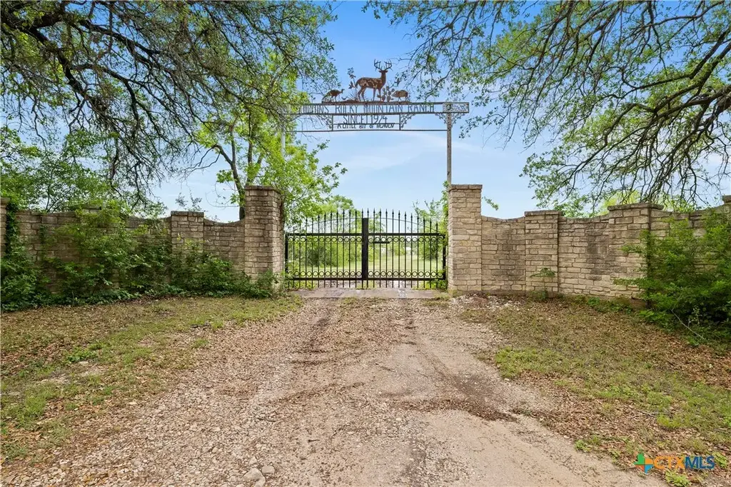 902 County Road 327, Gatesville