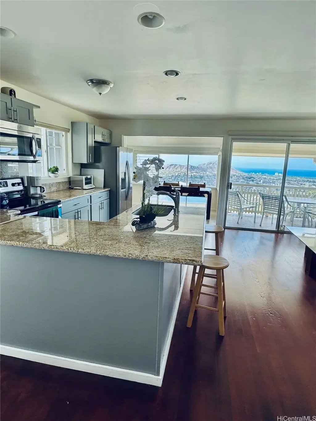 3901 Maunahilu Place, Honolulu