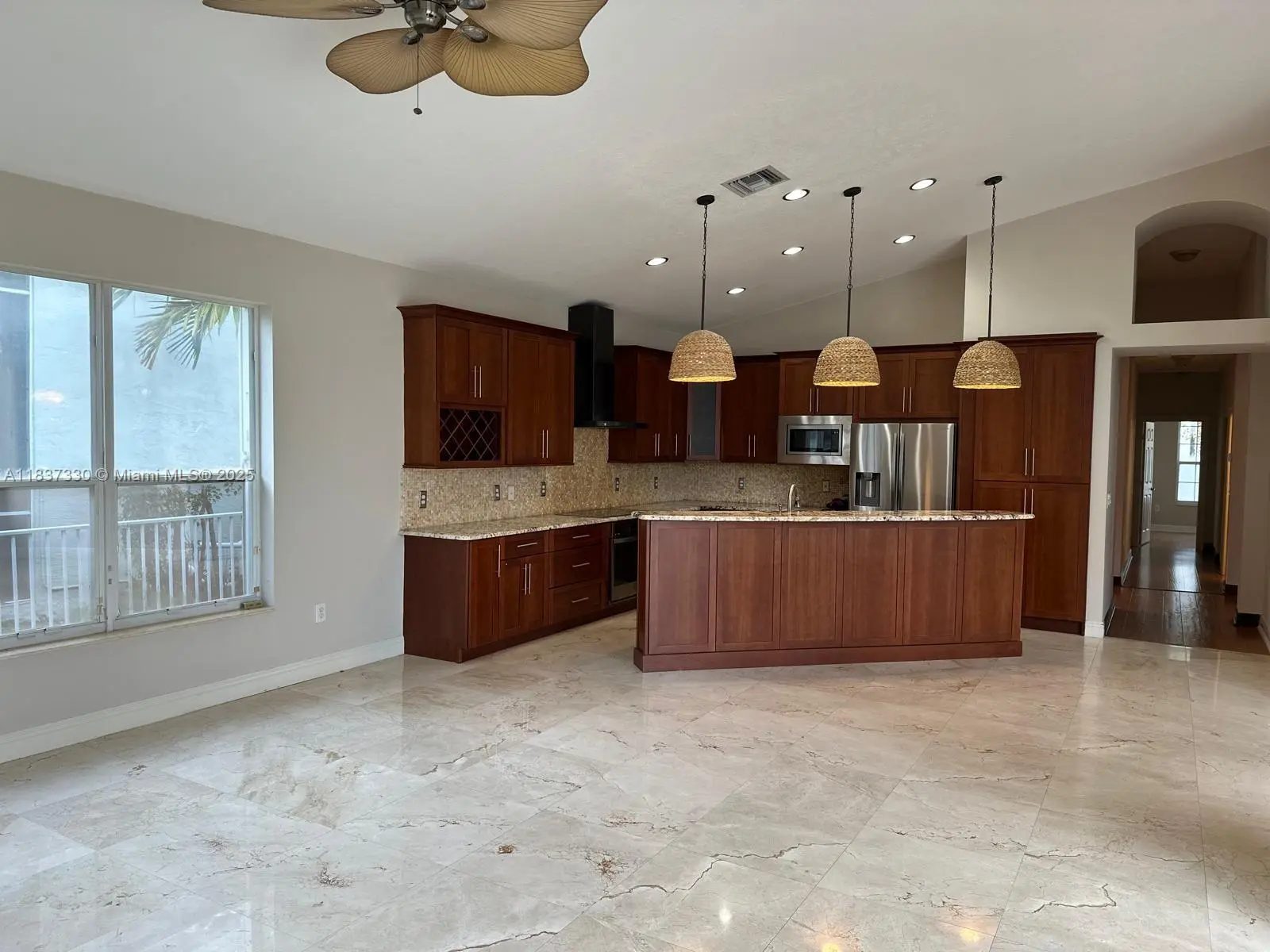 Photo of Listing #A11837330