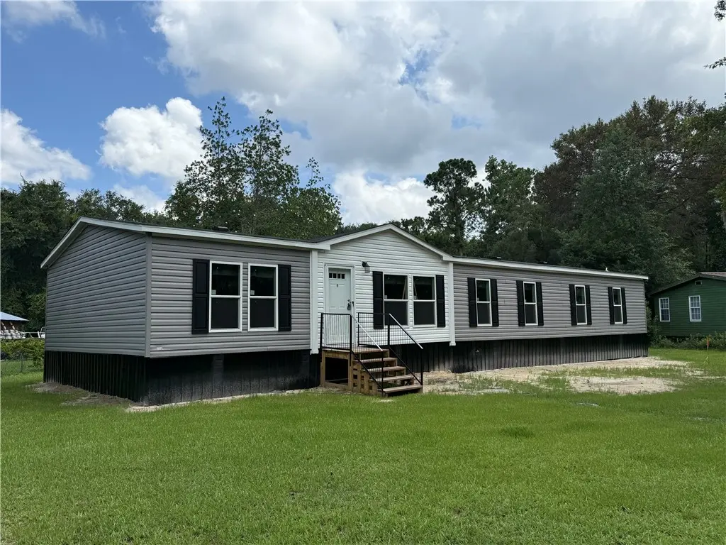 223 Pelican Road, Woodbine