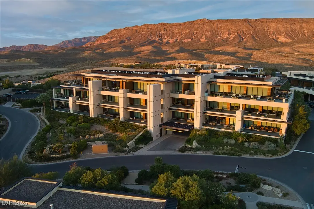 Photo of Listing #2704137