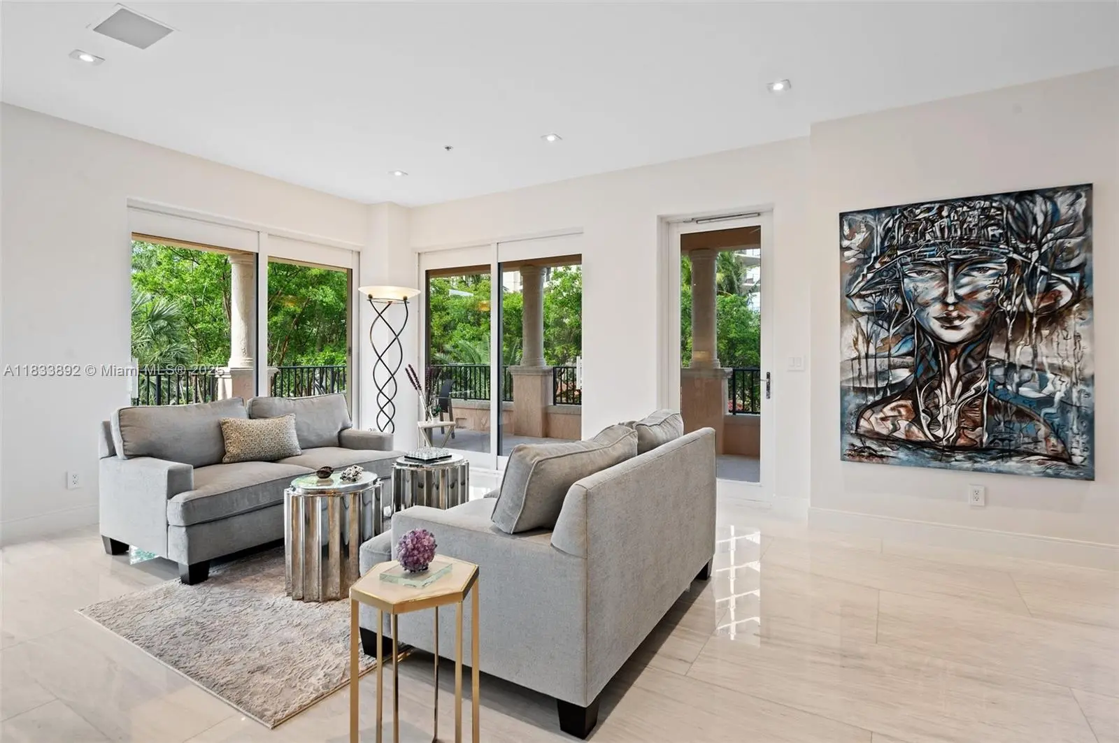 Photo of Listing #A11833892