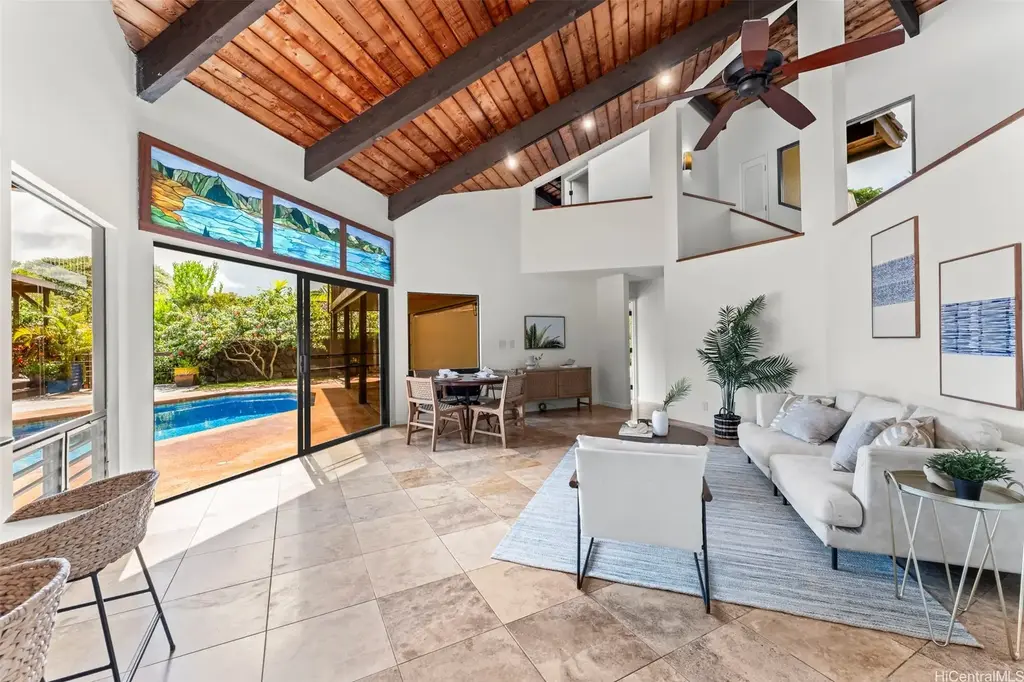 44-389 Kaneohe Bay Drive, Kaneohe