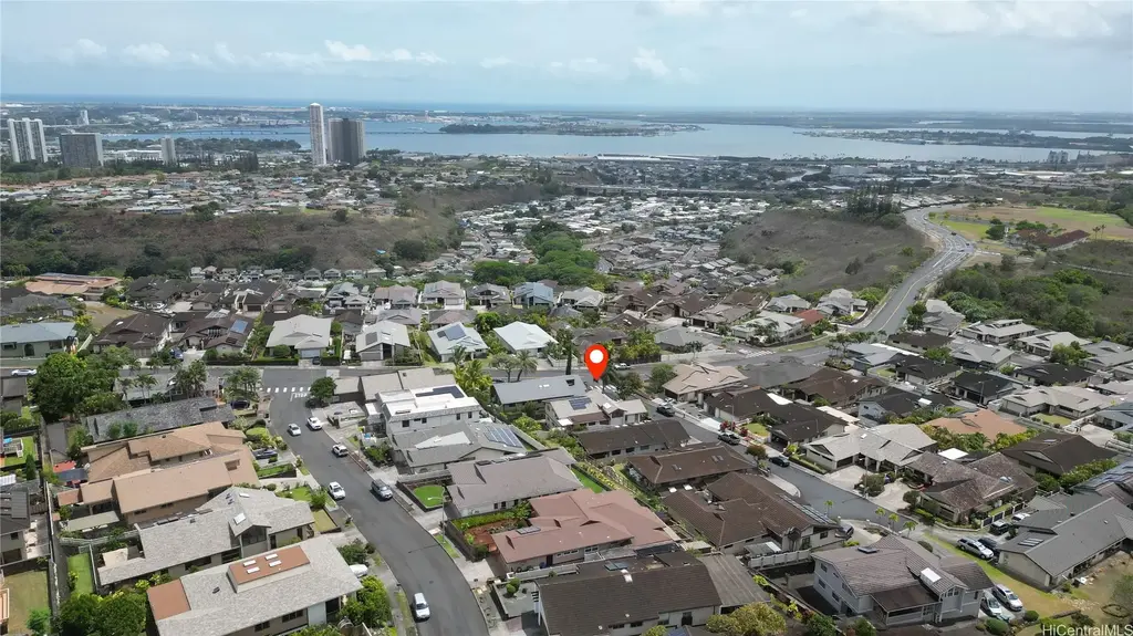 98-635 Leke Place, Aiea