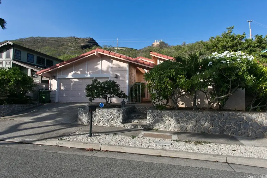 1244 Mokuhano Street, Honolulu