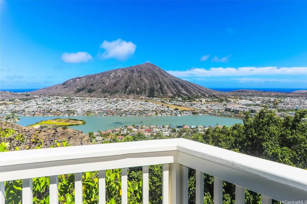 915 Kaluanui Road, Honolulu