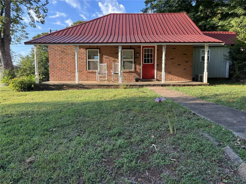 933 Serviceberry Road, Mountainburg