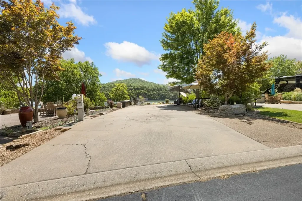 1229 Cr 663, Oak Grove