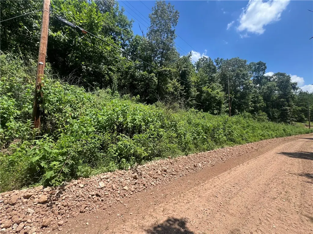 La Harpe Road, Rogers