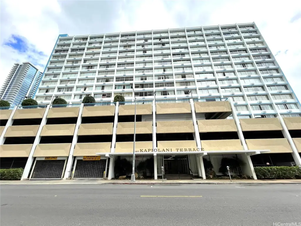 1560 Kanunu Street # 1402, Honolulu