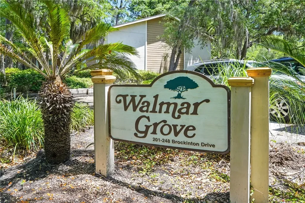 222 Walmar Grove, St Simons Island