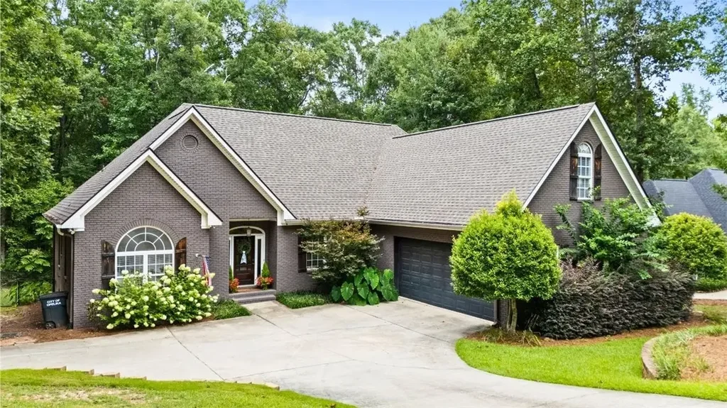 3714 Hamilton Rd, Opelika