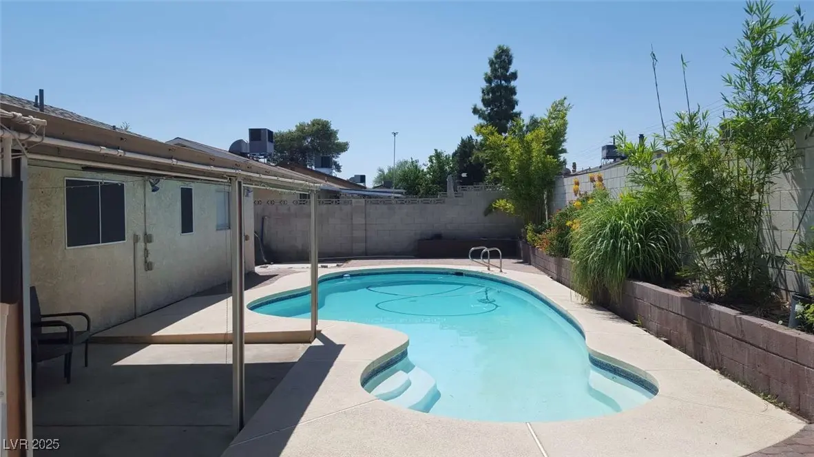 Photo of Listing #2705145