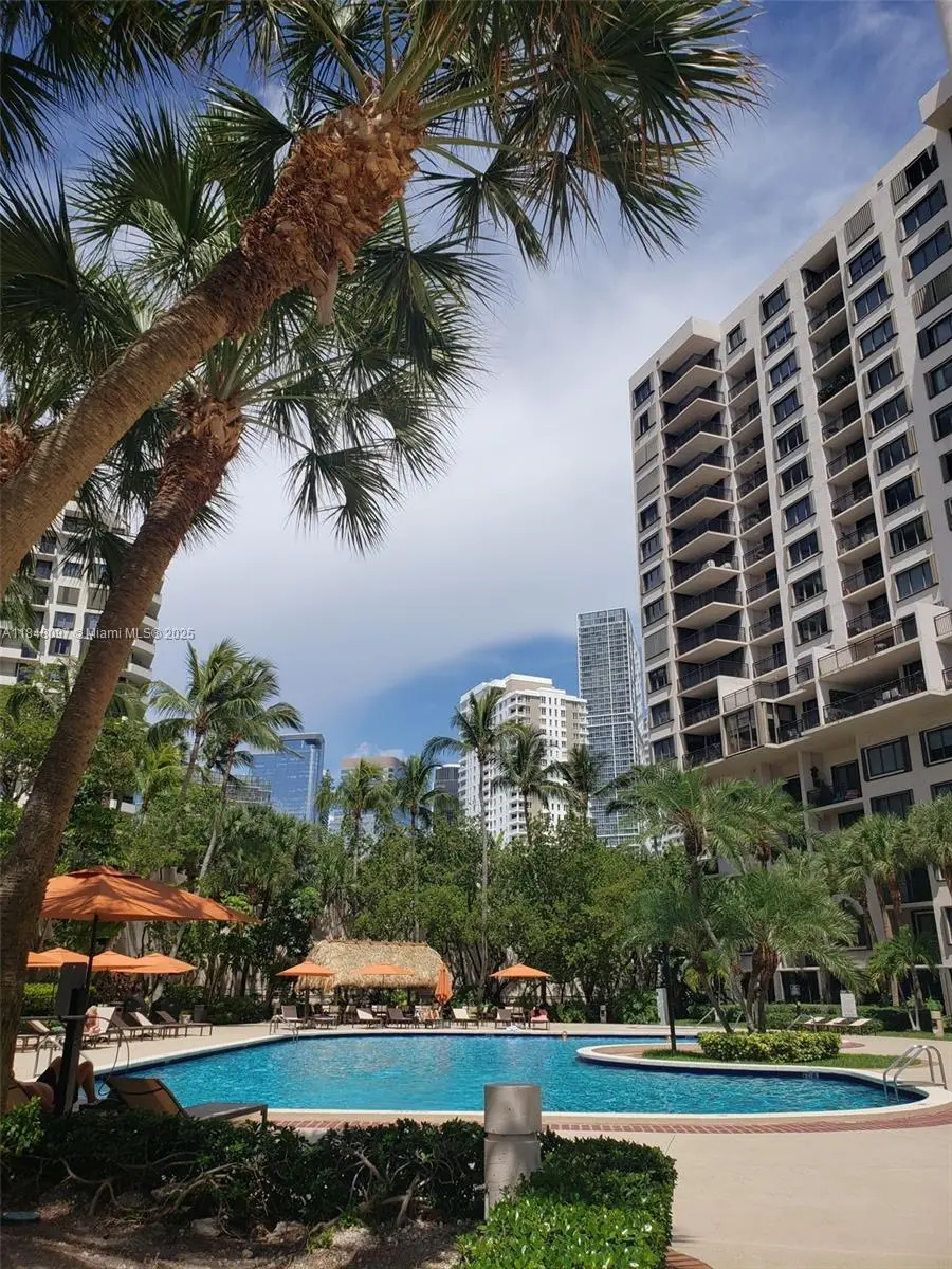 Photo of Listing #A11848097