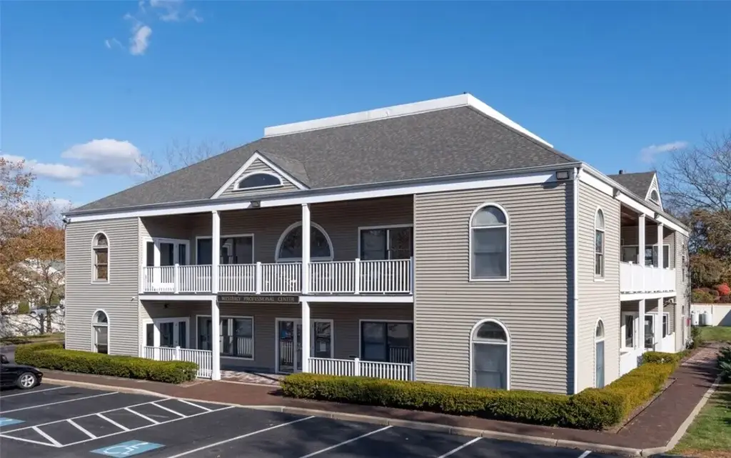 101 Airport Rd # 2s, Westerly