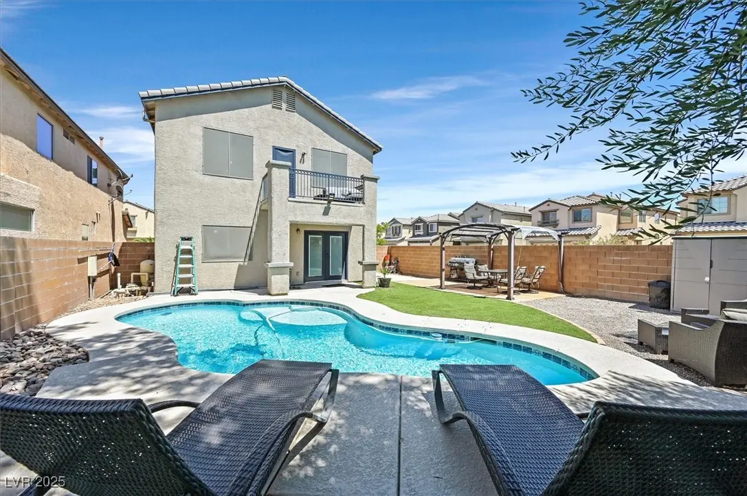 Photo of Listing #2705388