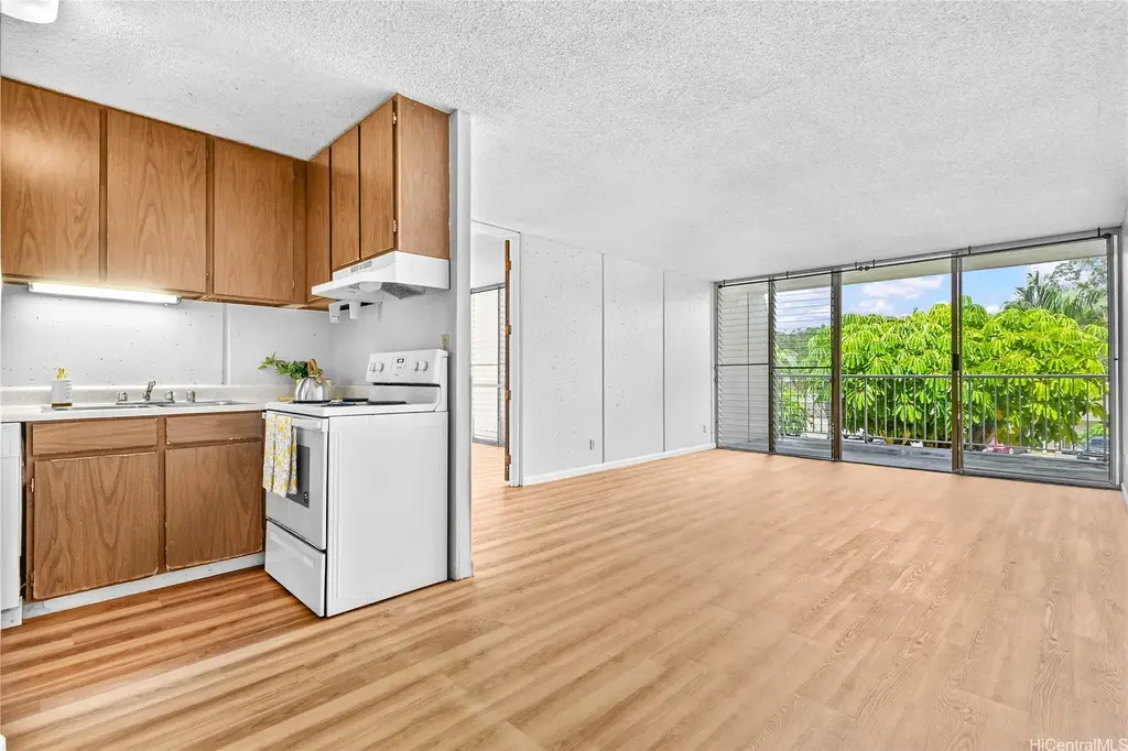 95-014 Waihonu Street # E204, Mililani