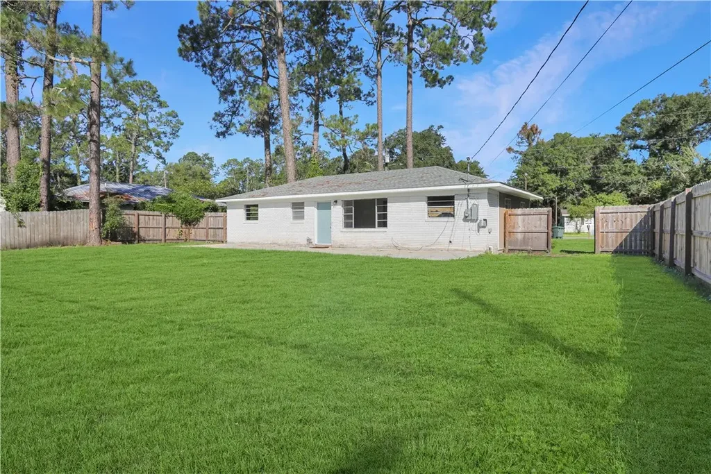 806 S Macon Street, Jesup