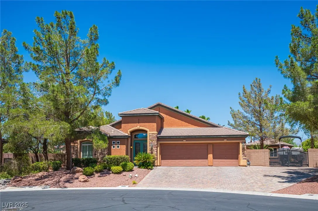 Photo of Listing #2705324