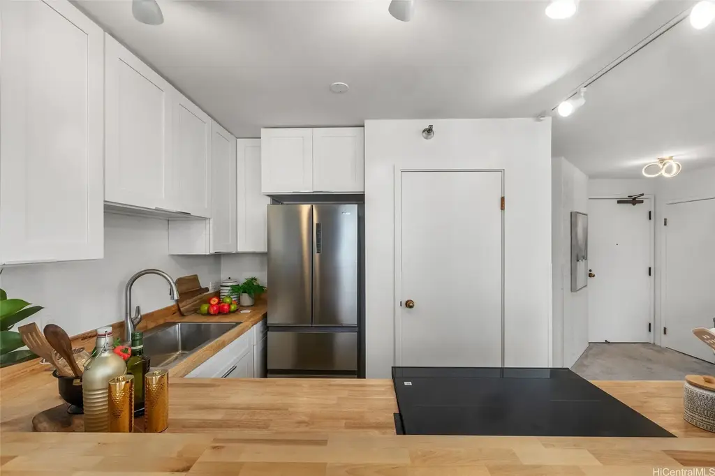 300 Wai Nani Way # I-1801, Honolulu