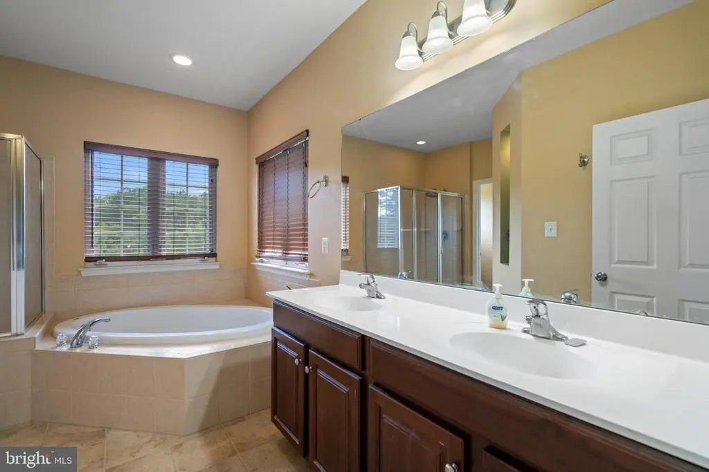 5108 Sewells Pointe Dr, Fredericksburg