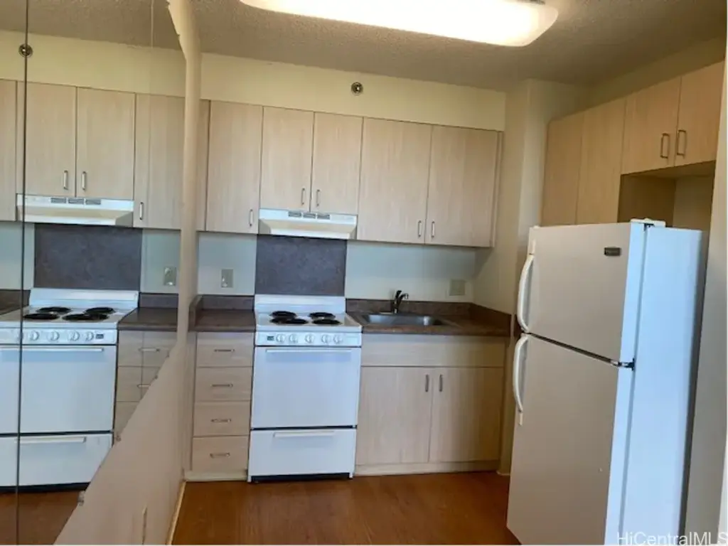 94302 Paiwa Street # 703, Waipahu
