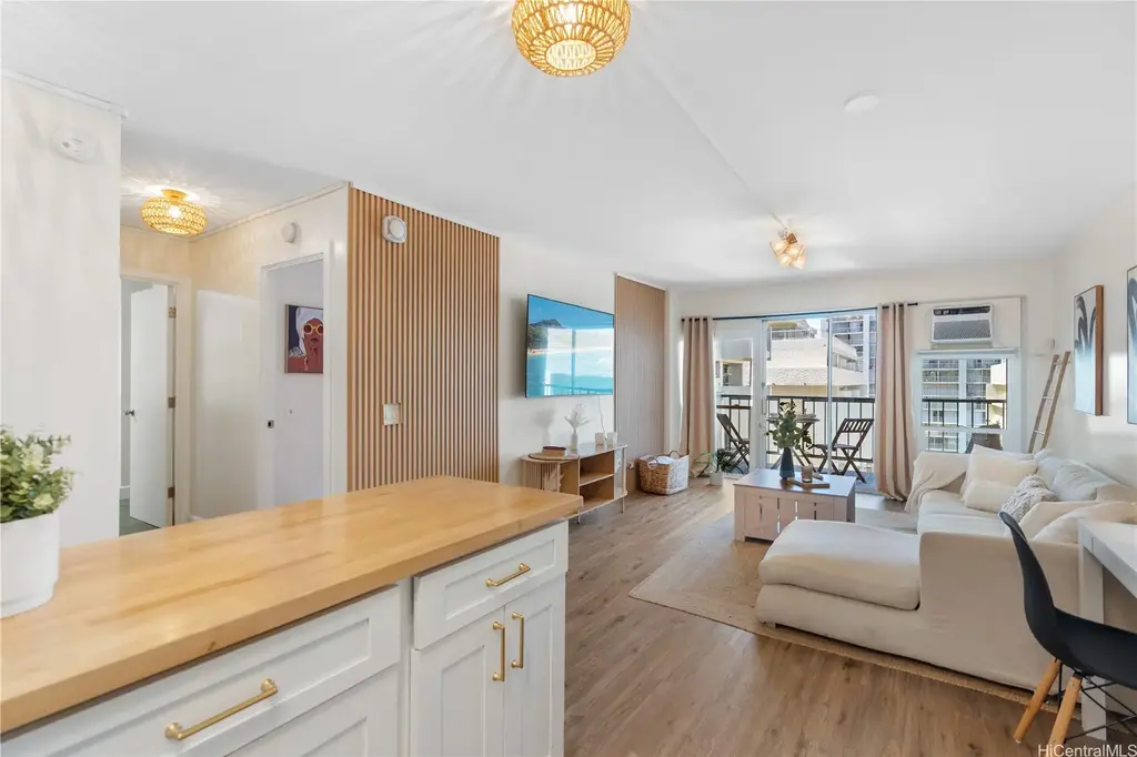 2465 Kuhio Avenue # 1204, Honolulu