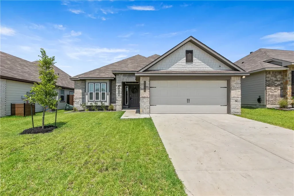 2216 Johnny Lyon Court, Bryan